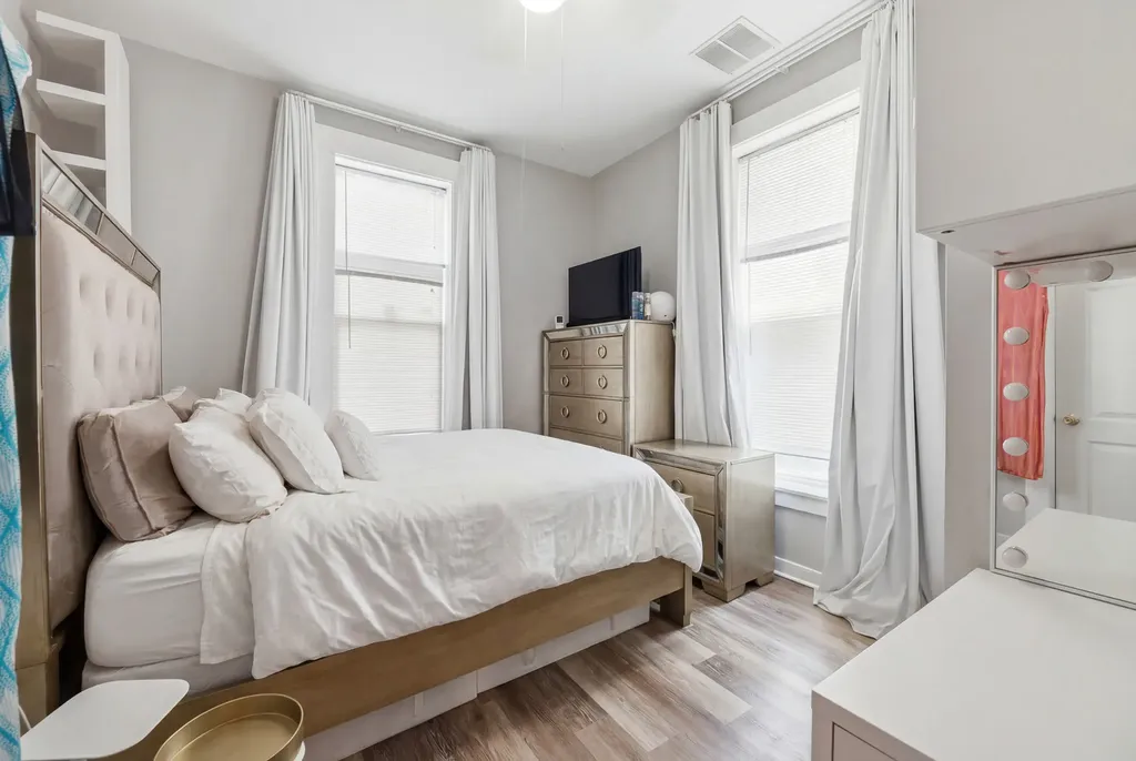 3819 South Wabash Avenue Chicago IL 60653