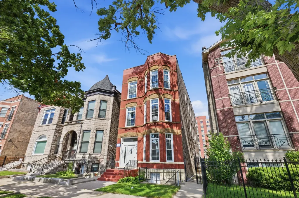 3819 South Wabash Avenue Chicago IL 60653