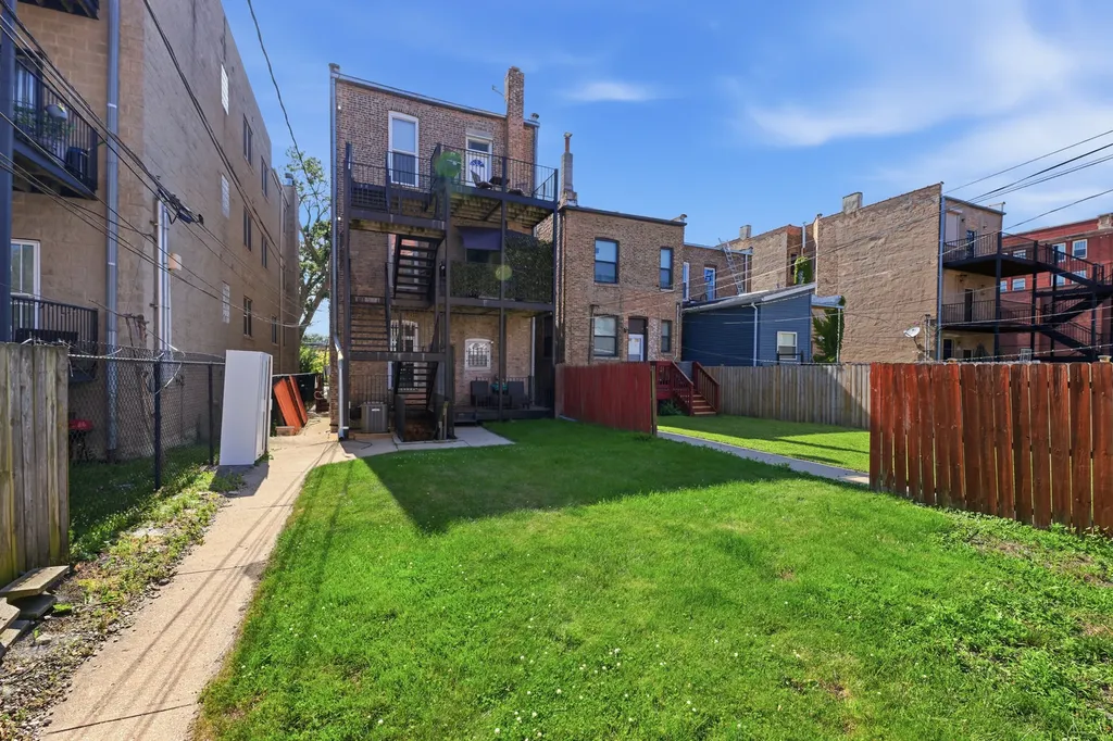 3819 South Wabash Avenue Chicago IL 60653