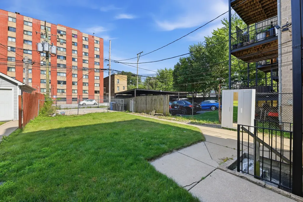 3819 South Wabash Avenue Chicago IL 60653