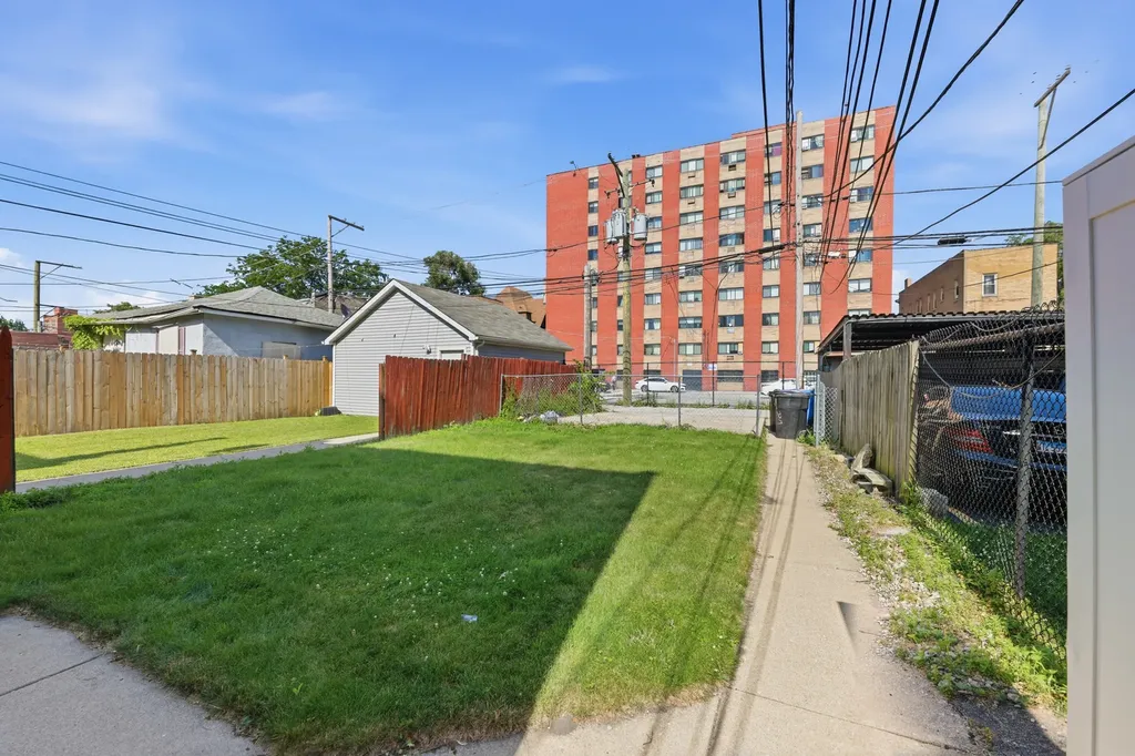 3819 South Wabash Avenue Chicago IL 60653