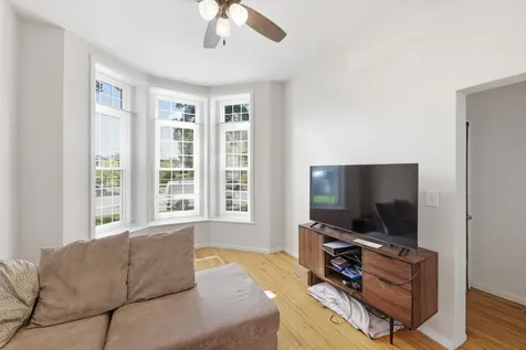 3819 South Wabash Avenue Chicago IL 60653