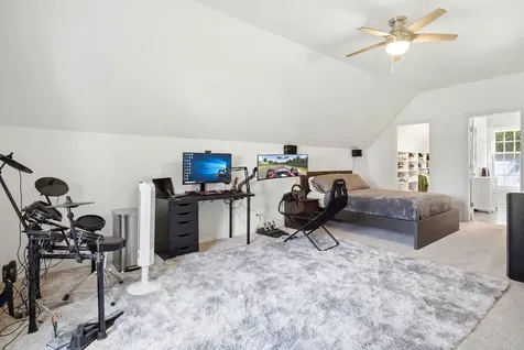 233 Valley Road Cary IL 60013