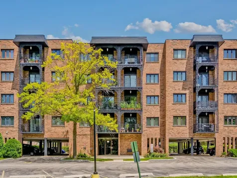 9356 Landings Lane Des Plaines IL 60016
