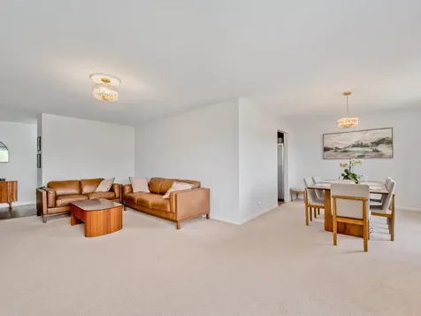 9356 Landings Lane Des Plaines IL 60016