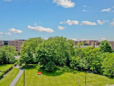 9356 Landings Lane Des Plaines IL 60016