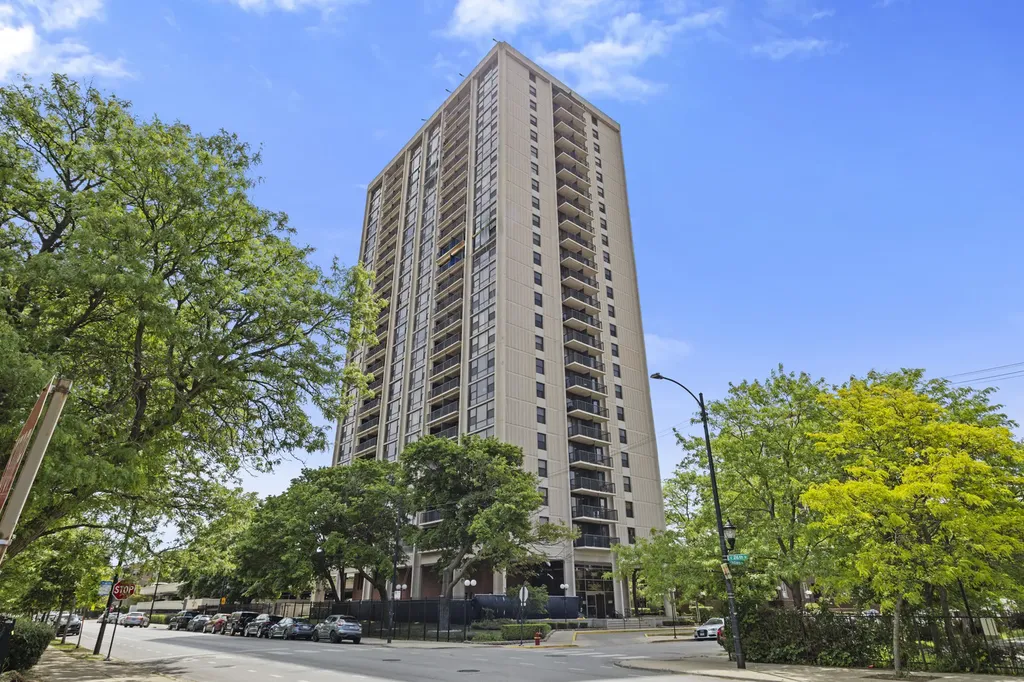 2605 South Indiana Avenue Chicago IL 60616