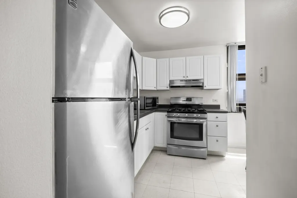 2605 South Indiana Avenue Chicago IL 60616
