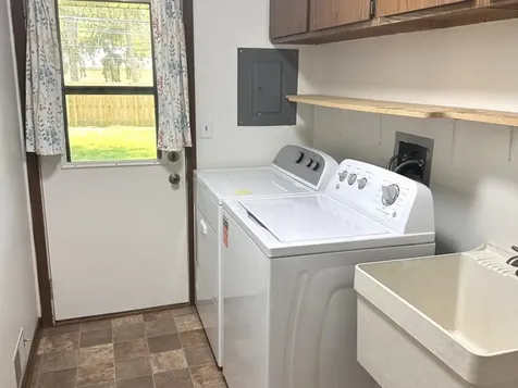 313 South Avenue Hampshire IL 60140