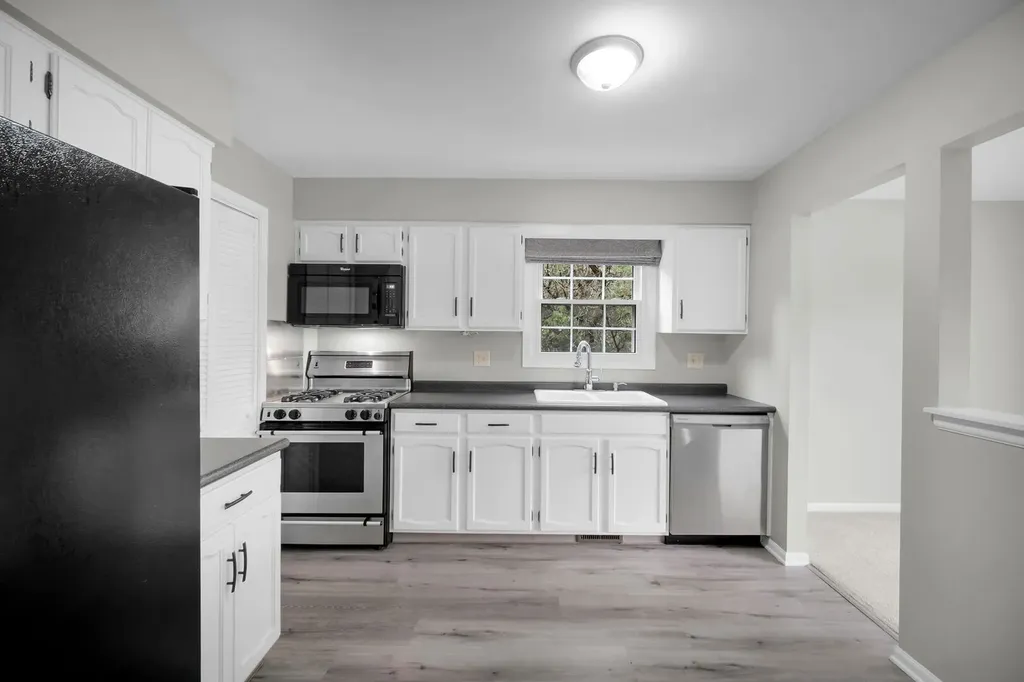 1671 Grosvenor Circle Wheaton IL 60189