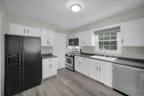 1671 Grosvenor Circle Wheaton IL 60189