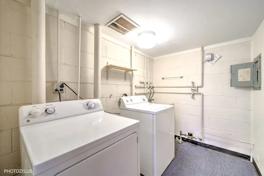 1309 Yarmouth Court Schaumburg IL 60193