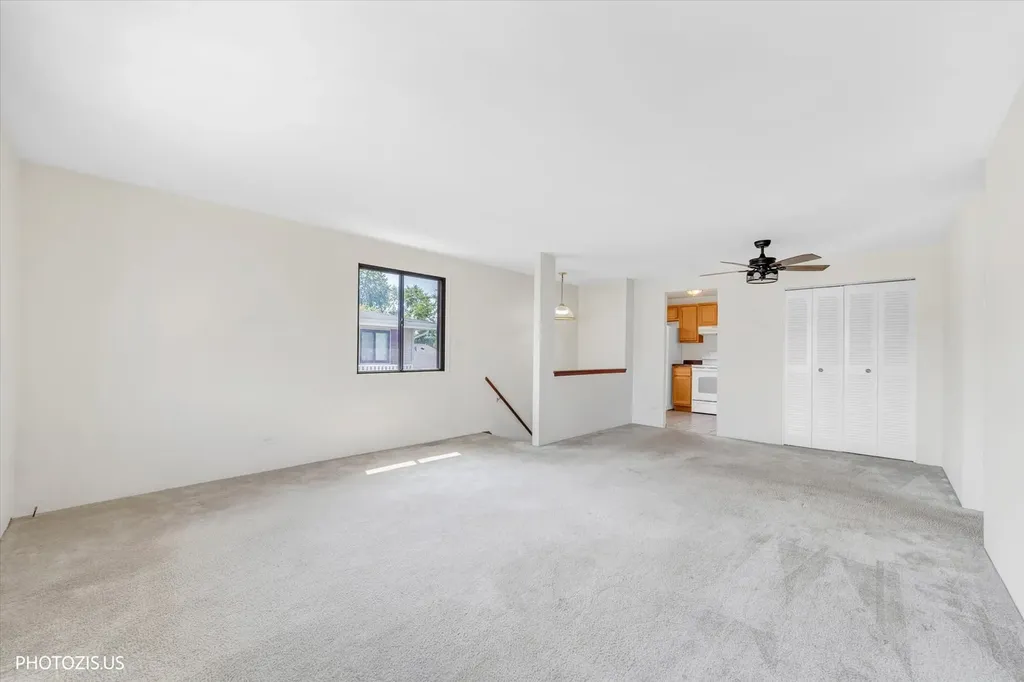 1309 Yarmouth Court Schaumburg IL 60193