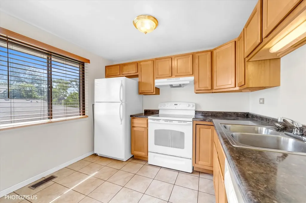 1309 Yarmouth Court Schaumburg IL 60193