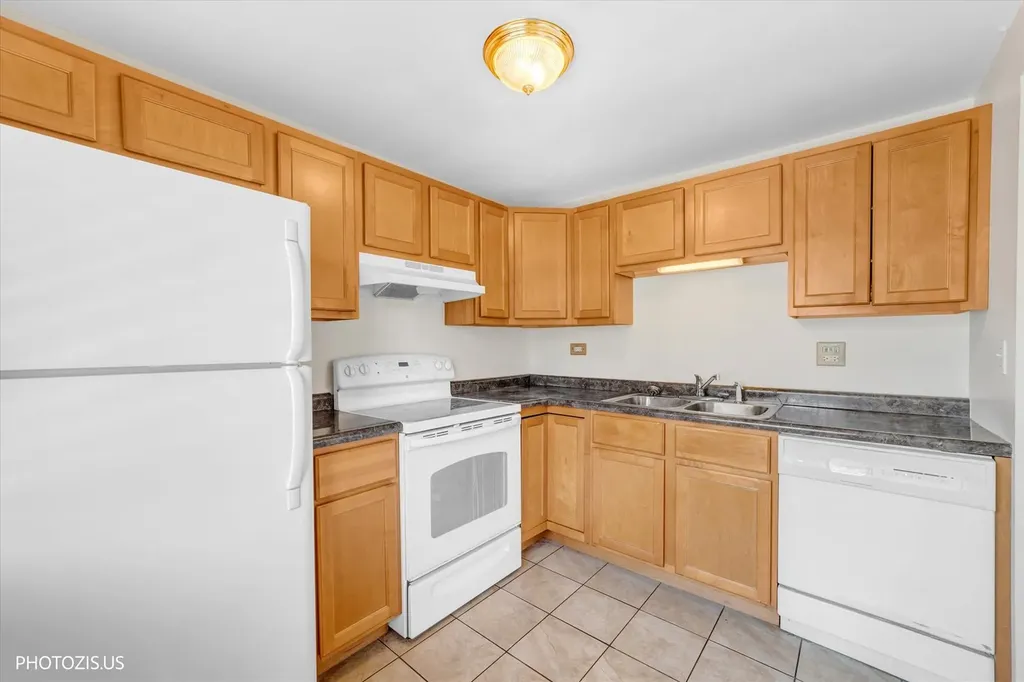 1309 Yarmouth Court Schaumburg IL 60193