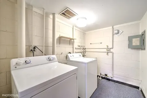 1309 Yarmouth Court Schaumburg IL 60193