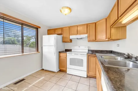 1309 Yarmouth Court Schaumburg IL 60193