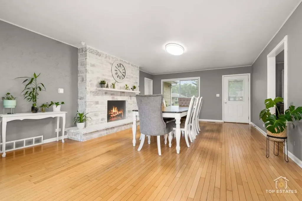 3731 Wren Lane Rolling Meadows IL 60008