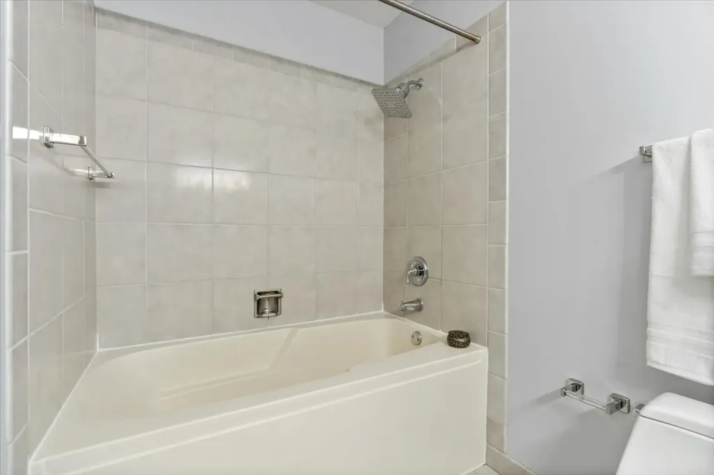 512 North Mcclurg Court Chicago IL 60611