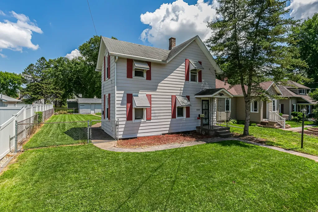 2320 18TH Street A Moline IL 61265
