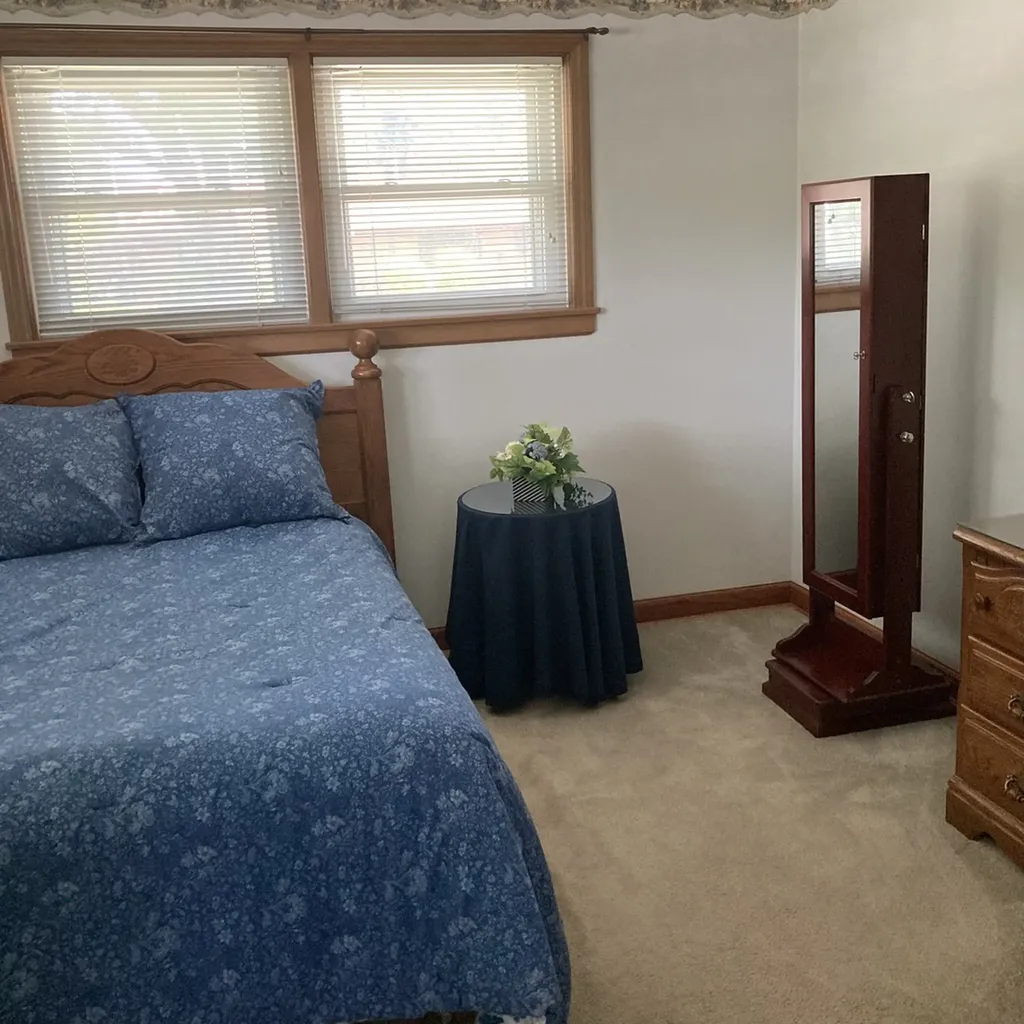 5775 North Nina Avenue Chicago IL 60631