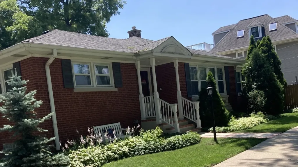 5775 North Nina Avenue Chicago IL 60631