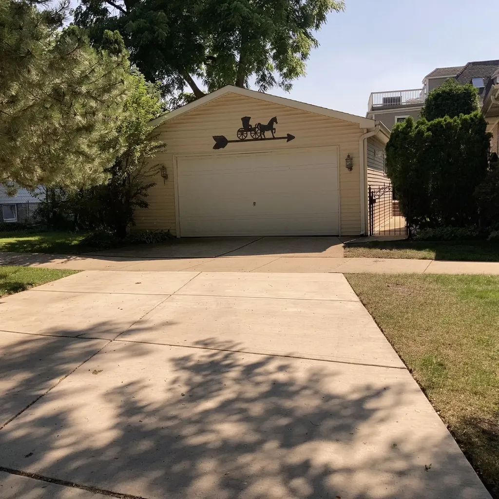 5775 North Nina Avenue Chicago IL 60631