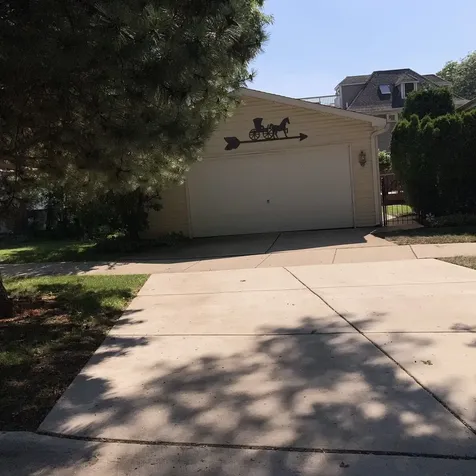 5775 North Nina Avenue Chicago IL 60631