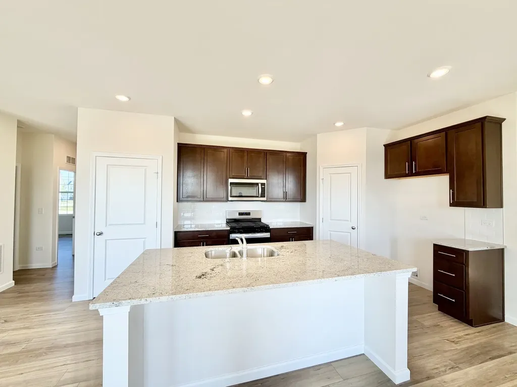 3200 Peyton Circle Aurora IL 60503
