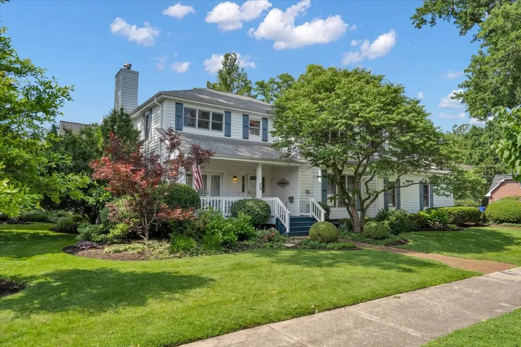 919 Roslyn Road Glen Ellyn IL 60137