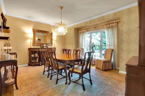 919 Roslyn Road Glen Ellyn IL 60137
