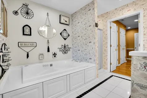 919 Roslyn Road Glen Ellyn IL 60137