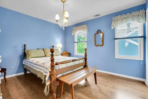919 Roslyn Road Glen Ellyn IL 60137