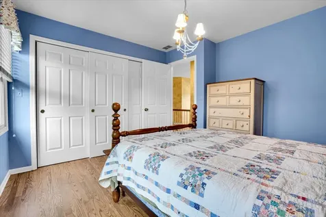919 Roslyn Road Glen Ellyn IL 60137