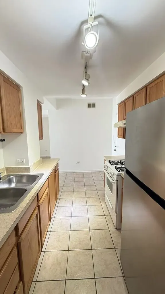 2734 South Wentworth Avenue Chicago IL 60616
