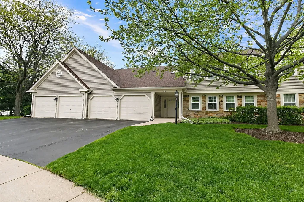 2838 Meadow Lane Schaumburg IL 60193
