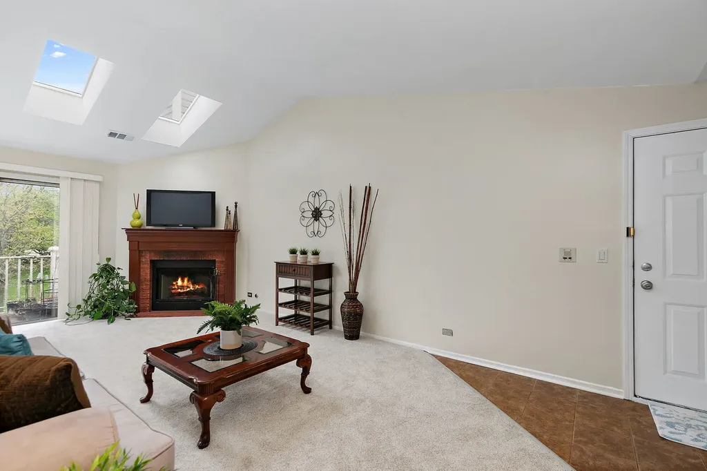 2838 Meadow Lane Schaumburg IL 60193