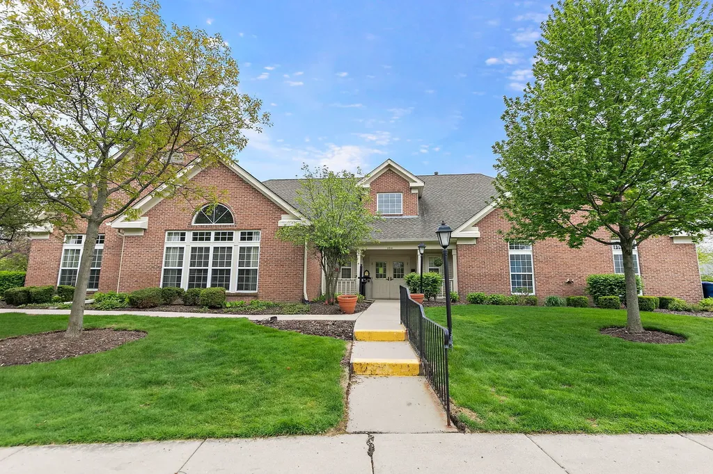2838 Meadow Lane Schaumburg IL 60193