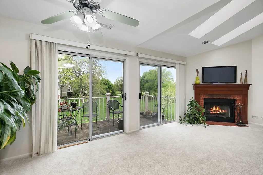 2838 Meadow Lane Schaumburg IL 60193