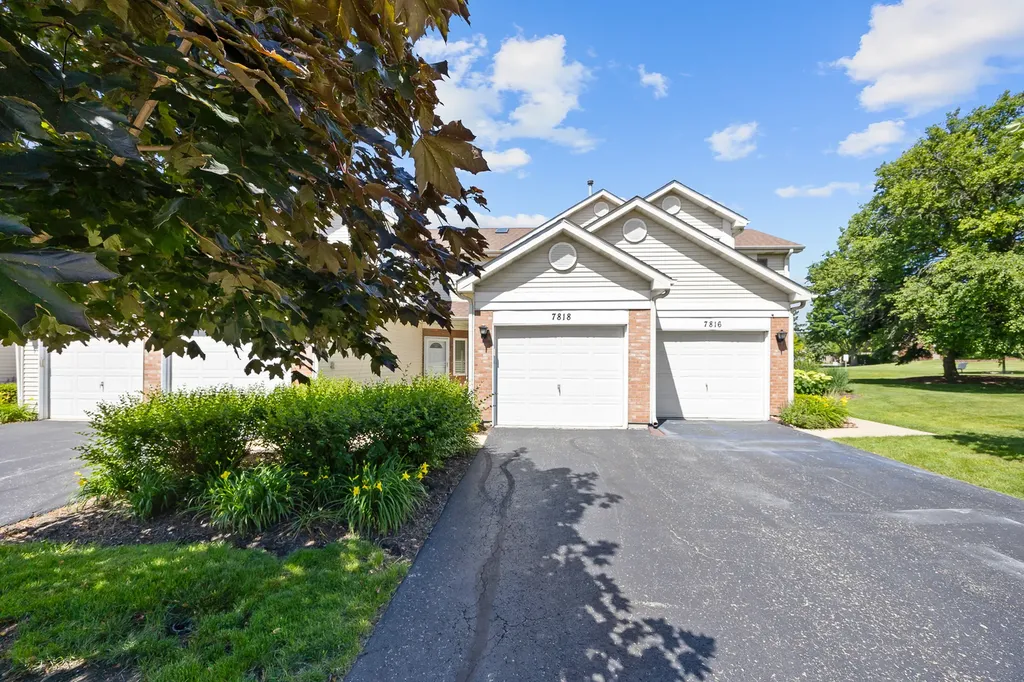 7818 Darien Lake Drive Darien IL 60561