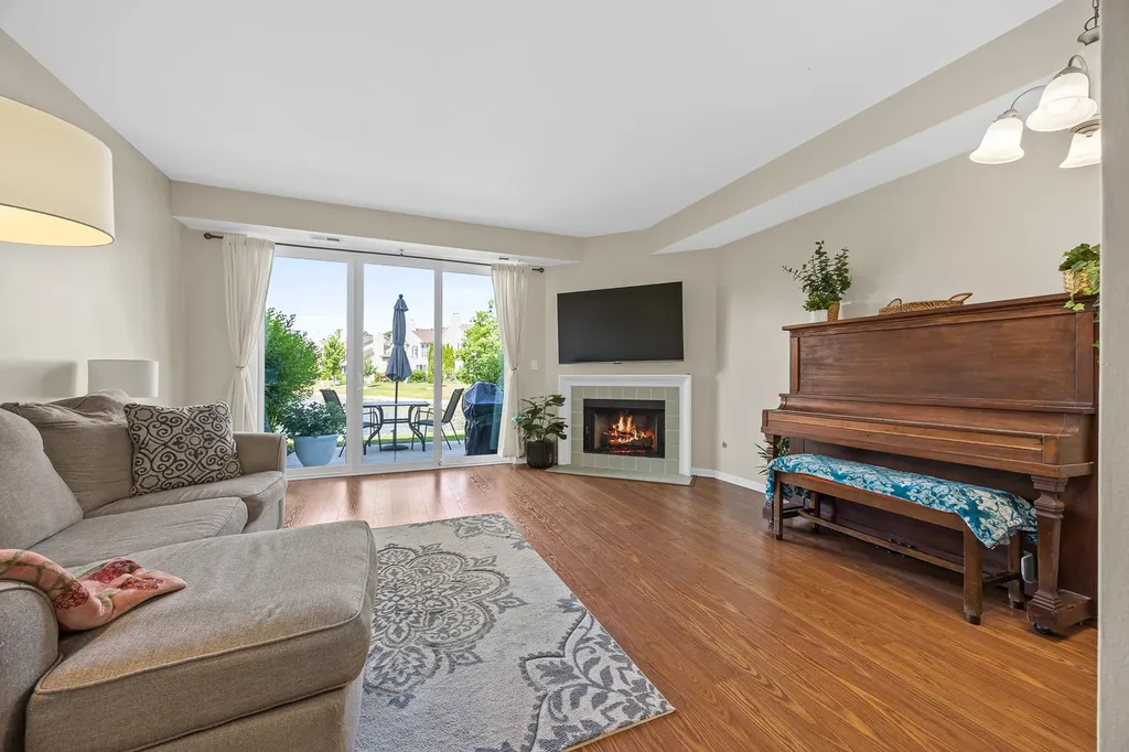 7818 Darien Lake Drive Darien IL 60561