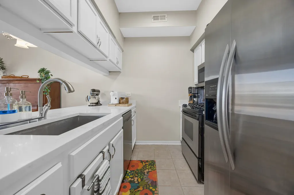 7818 Darien Lake Drive Darien IL 60561