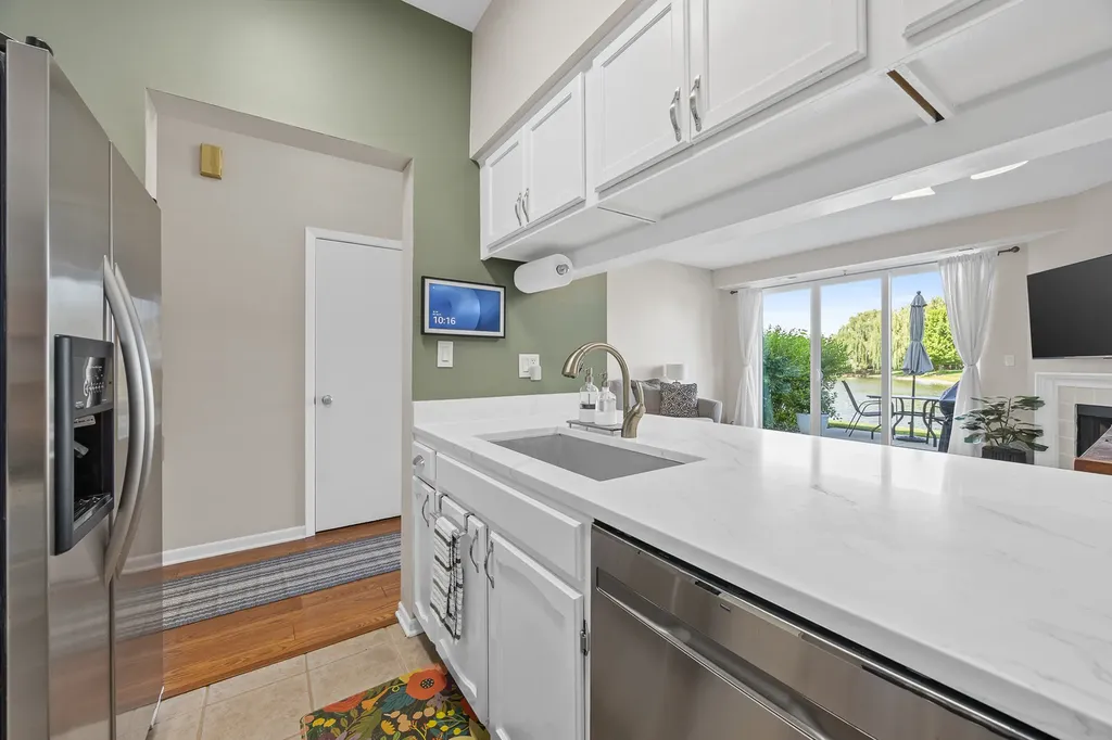 7818 Darien Lake Drive Darien IL 60561