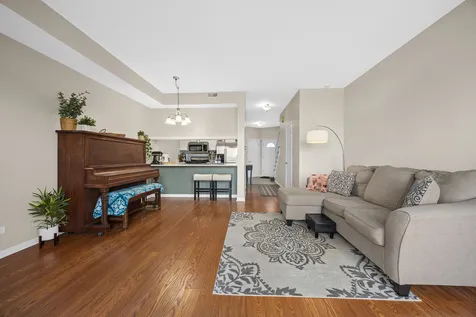 7818 Darien Lake Drive Darien IL 60561