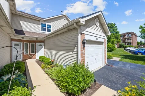 7818 Darien Lake Drive Darien IL 60561