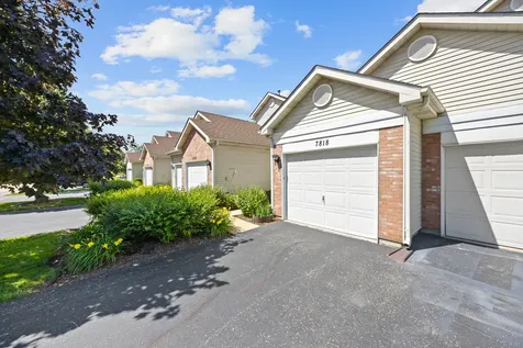 7818 Darien Lake Drive Darien IL 60561