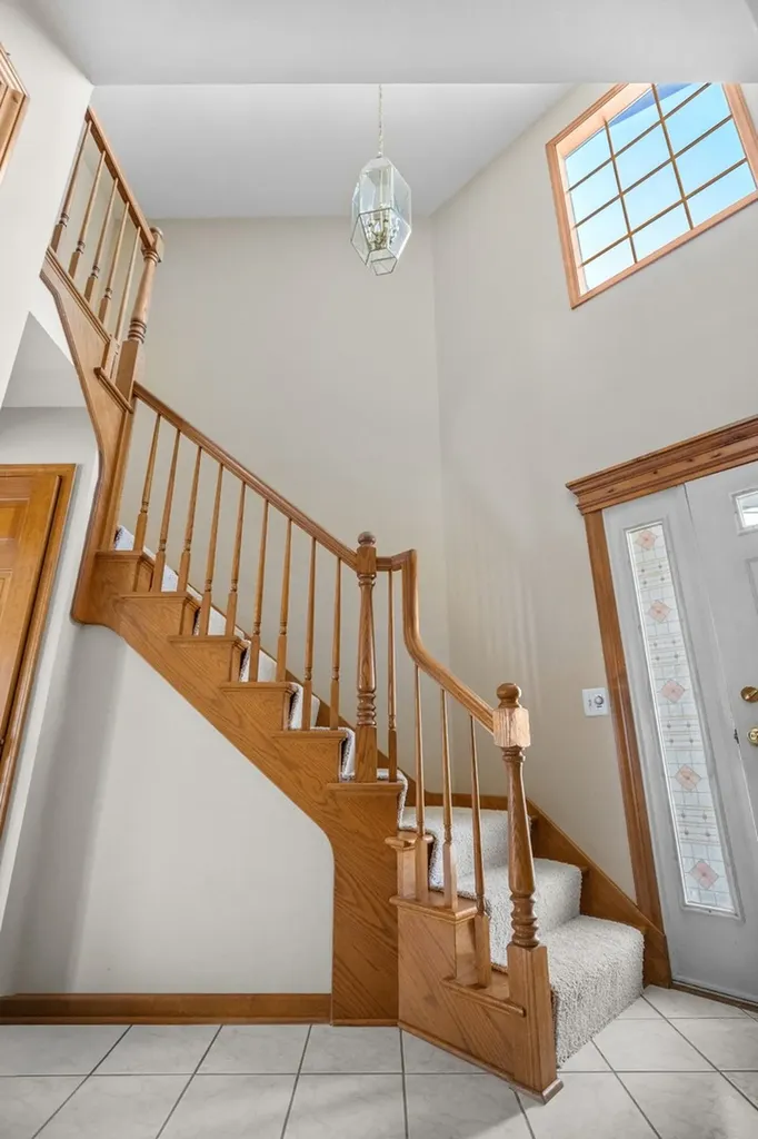 27W225 Ash Court Winfield IL 60190