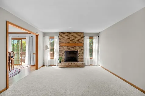 27W225 Ash Court Winfield IL 60190