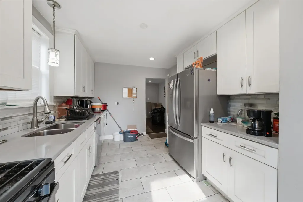 11343 South Green Street Chicago IL 60643