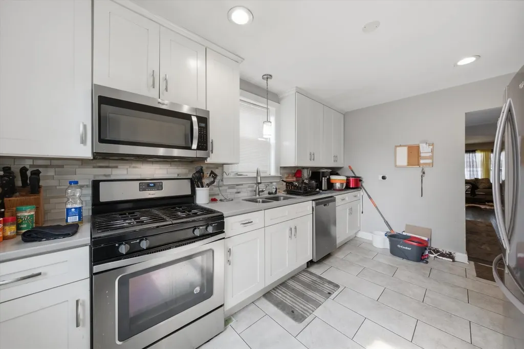 11343 South Green Street Chicago IL 60643